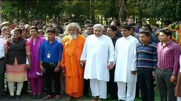 Naveen inaugurates human chain to mark 80 years of formation of Odisha pradesh