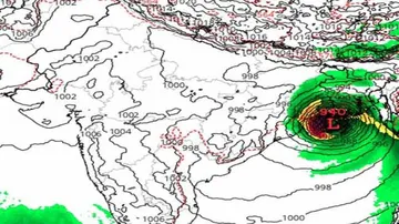 Super cyclone Amphan weakens a bit, lakhs evacuated in West Bengal and Odisha