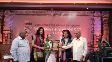 Writer Banaja Devi receives 38th ‘Sarala Award’