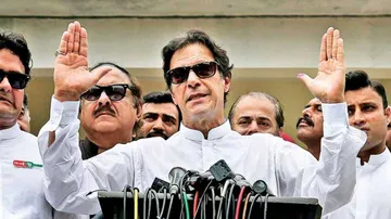 Imran Khan takes oath as 22nd Pakistani PM