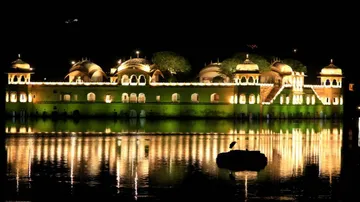 Jaipur glitters with launch of 'night tourism' project