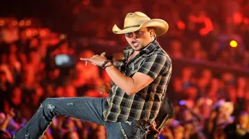 Singer Aldean speaks up on 'horrific' Las Vegas shooting
