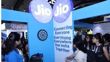 Reliance Jio announces unmatched cashback offer for OnePlus 7 Series