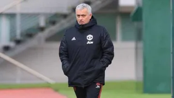 Manchester United sack coach Mourinho
