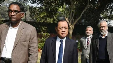 CJI meets four senior-most SC judges