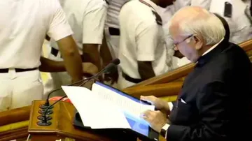 Kerala Guv Reads Out Para On CAA, But Says He Is Against It