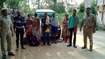 10 migrant labourers rescued while being taken to Hyderabad