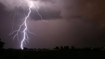 Met department issues thunderstorm, lightning warning for 11 Odisha districts