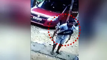 Caught On Camera: Miscreant Wielding Dagger Terrorises Family In Bhubaneswar