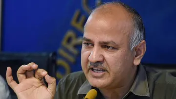 Liquor consumption publicly in Delhi will lead to arrest: Sisodia