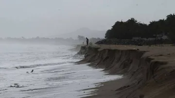 Hurricane Max makes landfall in Mexico