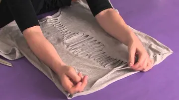 Try these tips to give funky twist to your plain T-shirt