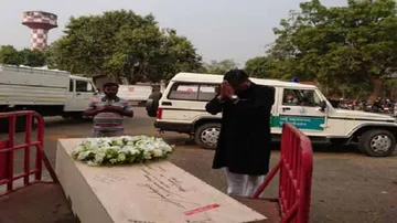 Body of Odisha labourer brought from Dubai; Jay Panda pays tribute