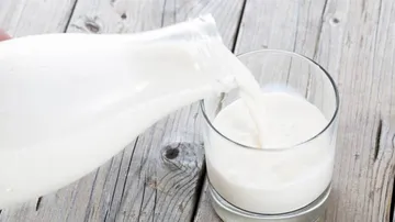 Drinking Low-Fat Milk Linked To Less Aging In Adults