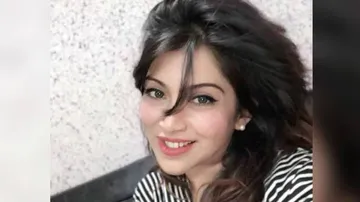 Woman journalist shot, wounded in Delhi