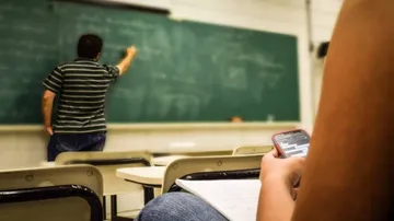 Odisha now mulling mobile ban in classrooms not campuses