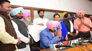 Ex-cricketer Sidhu takes charge as Punjab minister