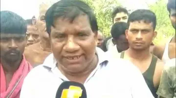 Irate villagers demolish encroachments on crematorium land