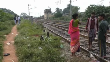 Newborn girl rescued from rail tracks in Rayagada