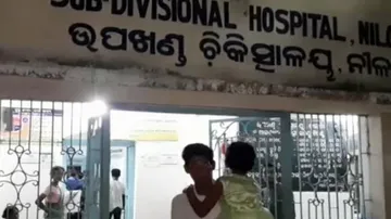 Class -IV girl student brutally thrashed by tuition teacher for arriving late