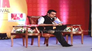 Neelesh Misra, who doesn't want to listen to your stories!