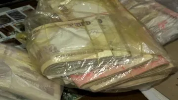 Police struggles to exchange old demonetised notes in Mayurbhanj