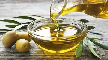 Olive oil coating on stainless steel vessels may halt bacterial growth