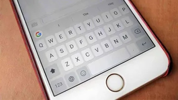 Google adds translation feature on Gboard for iOS