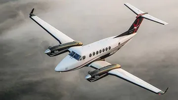 10 killed in US plane crash