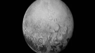 New Horizons probe reveals Pluto's puzzling spots