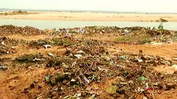 Garbage dumping at Mahanadi, Kathajodi bank continues unabated