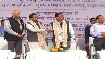 Union Minster targets Odisha govt for delay in railway projects