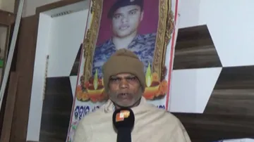 Pulwama Martyr Manoj Behera’s Parents Accuse Daughter-In-Law Of Taking Away All Financial Aid