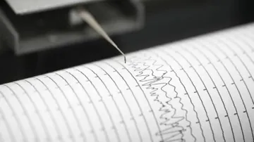 6.9-magnitude quake hits southern China