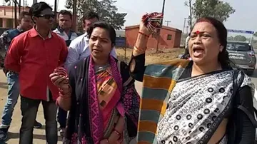BJP MLA holds 'churi' protest against CM's Jharsuguda visit