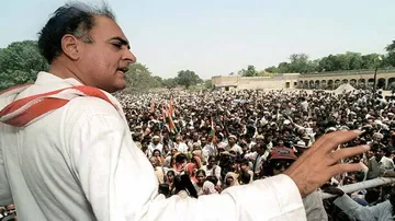 Tributes to Rajiv Gandhi on 28th death anniversary