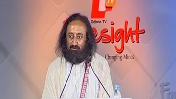 Media has inherent bias for spiritual gurus: Sri Sri 