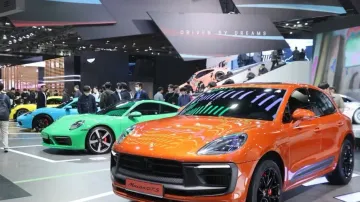 5 automakers to recall over 23K vehicles over faulty parts