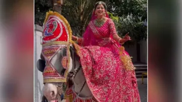 Bride makes grand entry on horse