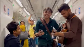 Delhi Metro: After kissing video, a new clip surfaces that will make your day, watch