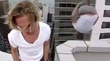 Deadly stunts of this youth will leave you horrified & choked; watch