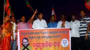 Dowry harassment slur: BJP activists burn effigy of BJD MLA Shashi Bhushan Behera, demand action