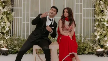 Bride and groom dance to Aamir Khan’s Aati Kya Khandala