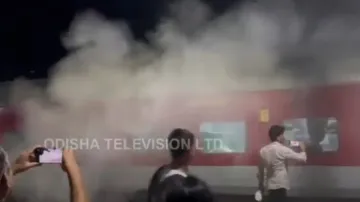 Fire breaks out on Durg-Puri Express