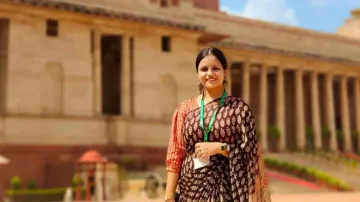IAS Sarjana Yadav cracked UPSC without any coaching; read to know her inspiring journey