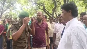 Forest Guard Confronts Minister Sudam Marndi