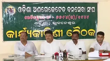 Similipal forester killing: Forest dept employees launch symbolic protest