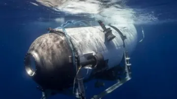 Tourist Submarine goes missing 
