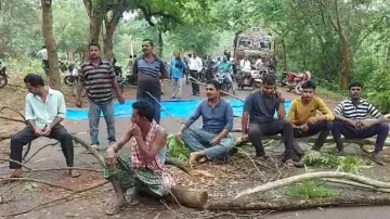 Road blockade over power cut