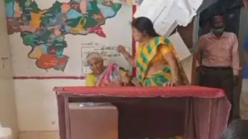 CDPO pushes woman clerk at Dabugaon office